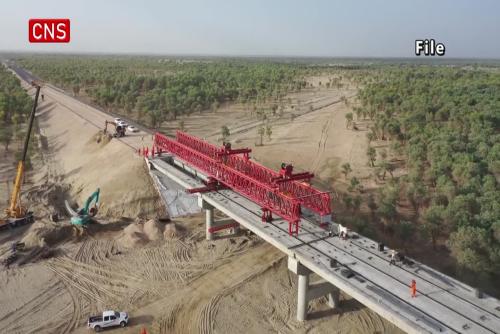 Fourth highway opens in China's largest desert
