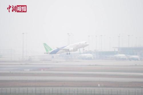 國產C919及ARJ21飛機從上海起飛首訪香港
