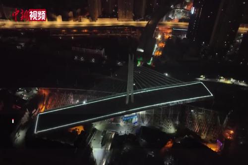 武漢建設大道上跨鐵路工程項目橋梁轉體施工完成