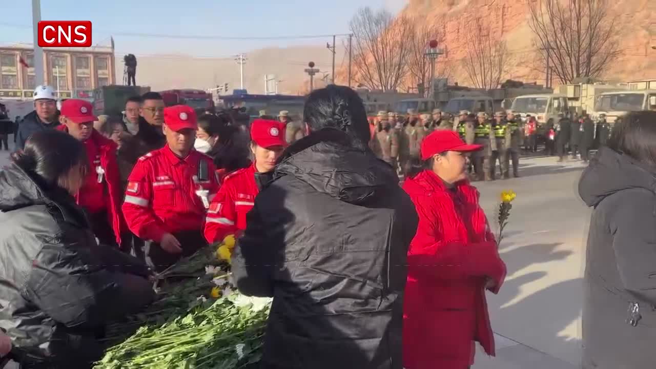 Gansu mourns victims of 6.2-magnitude earthquake 