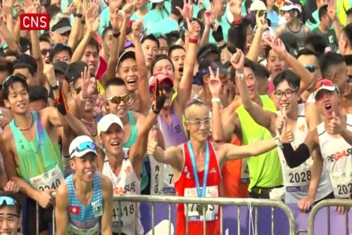 Standard Chartered Hong Kong Marathon kicks off
