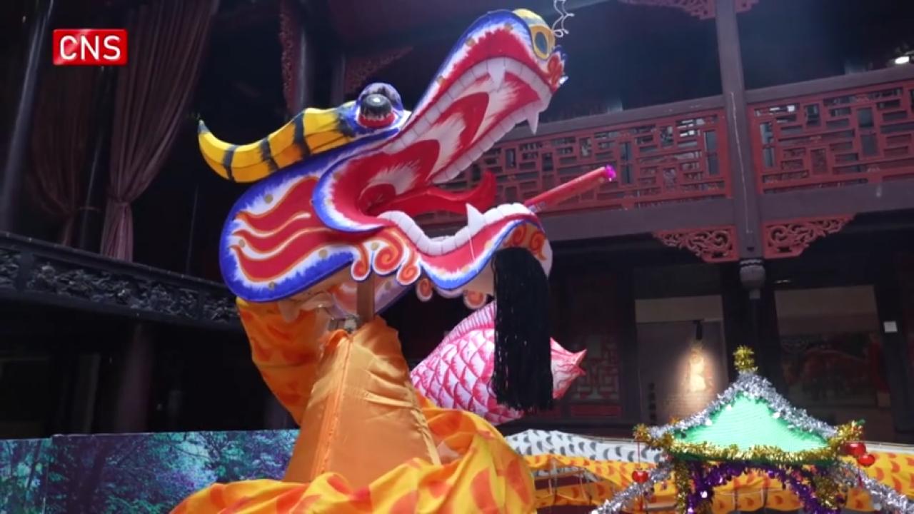 Guizhou prepares traditional dragon lanterns to celebrate upcoming Spring Festival