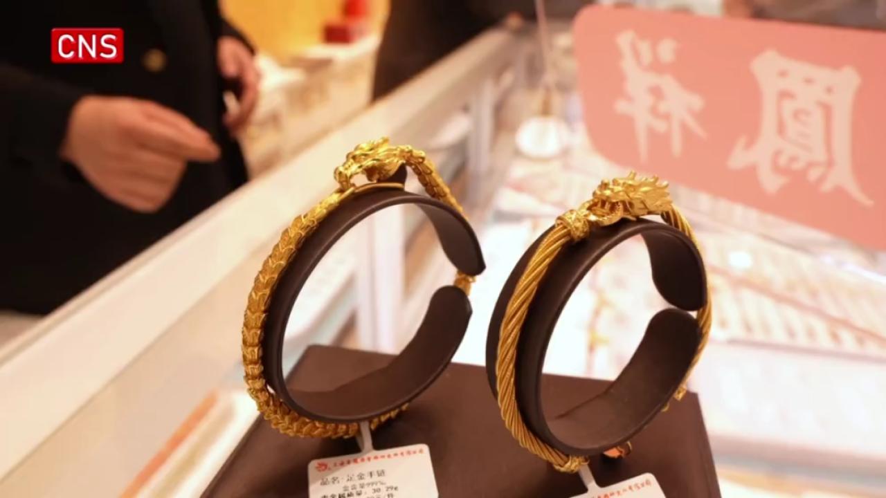 Gold dragon jewelry sales soar in Shanghai