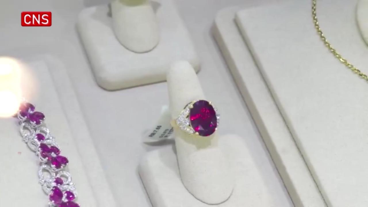 Masterpieces displayed at 40th Hong Kong International Jewelry Show