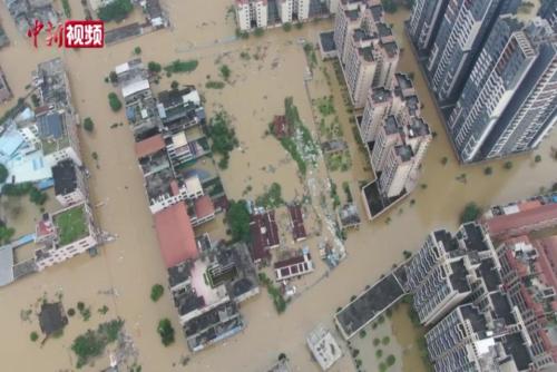 直击粤北洪灾一线：救援有序开展 搭起“水上通道”