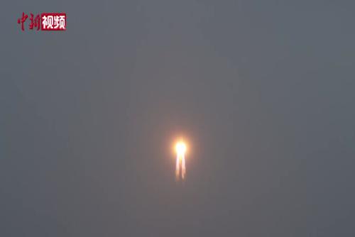 “雨中奔月”：嫦娥六号发射任务圆满成功