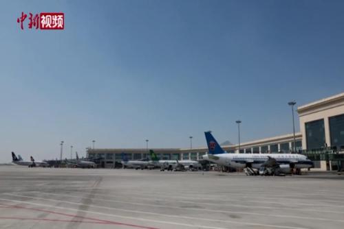哈尔滨机场迎来“五一”假期返程客流高峰