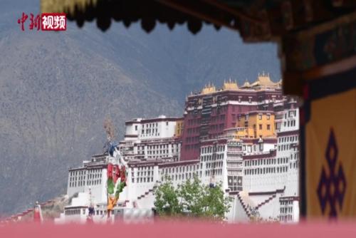 西藏迎来“萨嘎达瓦”传统宗教活动