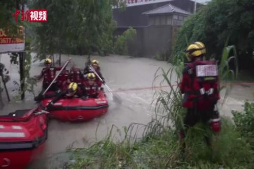 广西钦州暴雨 消防紧急救援转移211名被困民众
