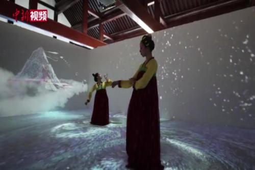  3D interactive projection immersive display of Chinese traditional clothing culture
