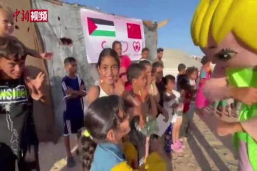 战火中的宰牲节 中国爱心团队温暖加沙地带儿童