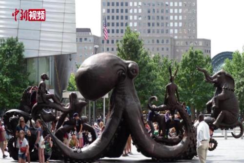 巨型章鱼雕塑亮相美国纽约