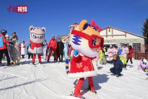 哈爾濱冰雪季啟幕 亞布力滑雪場(chǎng)開板