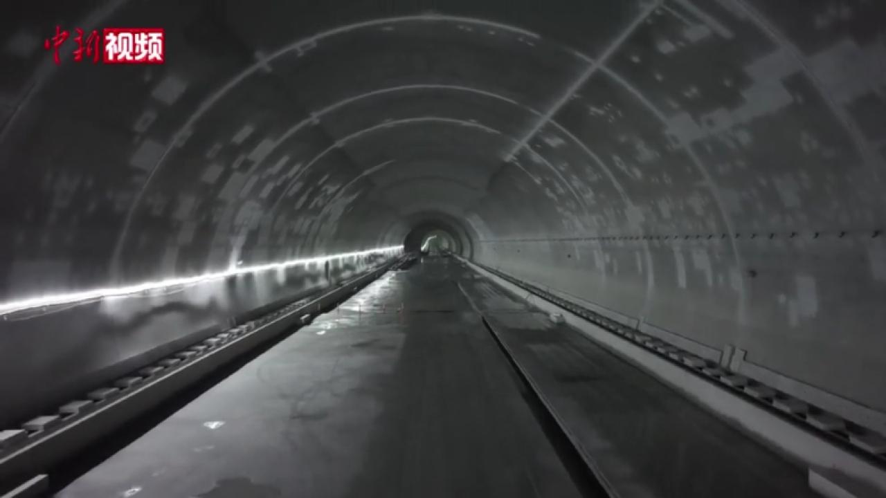 西康高铁全线隧道顺利贯通 项目预计2026年建成通车
