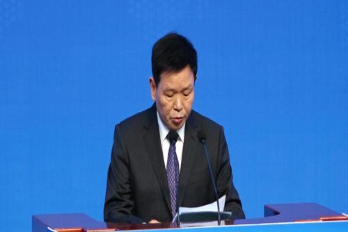 莫高義：用社會效果檢驗新聞發(fā)布工作 讓黨的方針政策飛入尋常百姓家