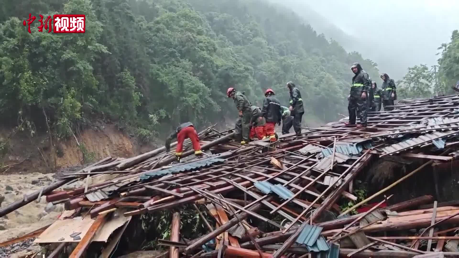 广西龙胜山洪灾害救援：全力对失联人员开展搜救