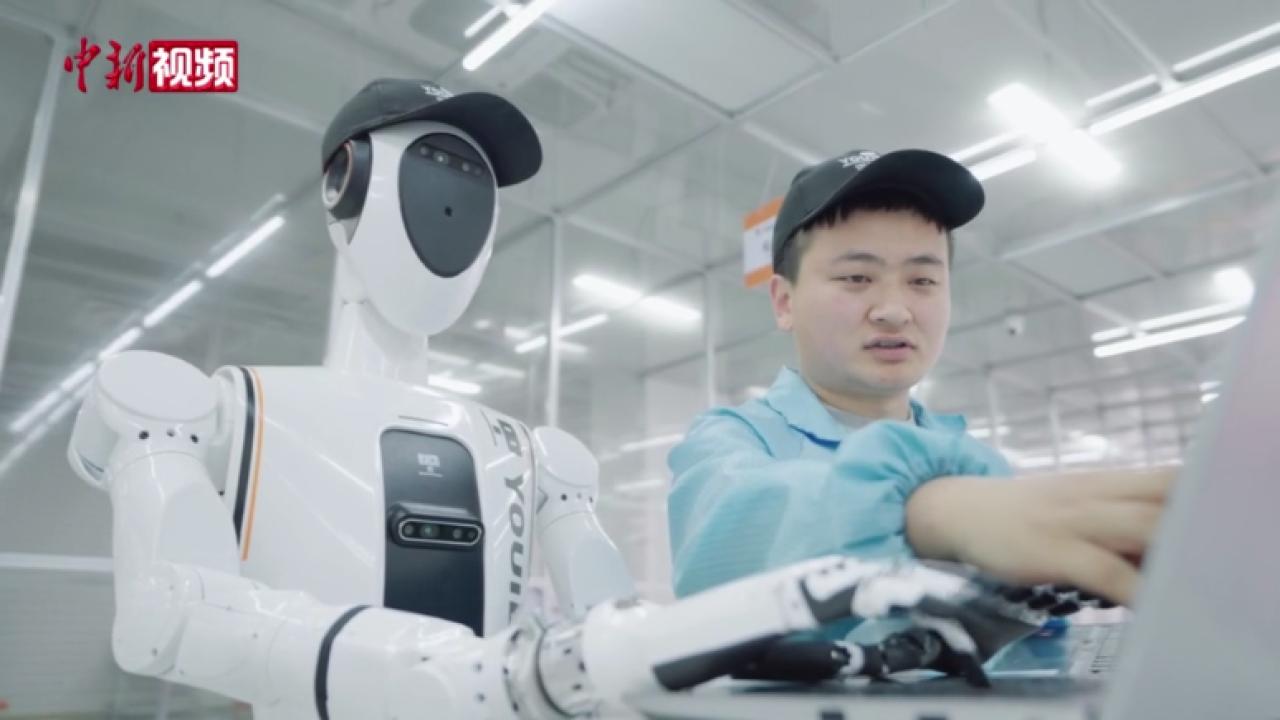 “一脑多态”机器人如何“造”自己？