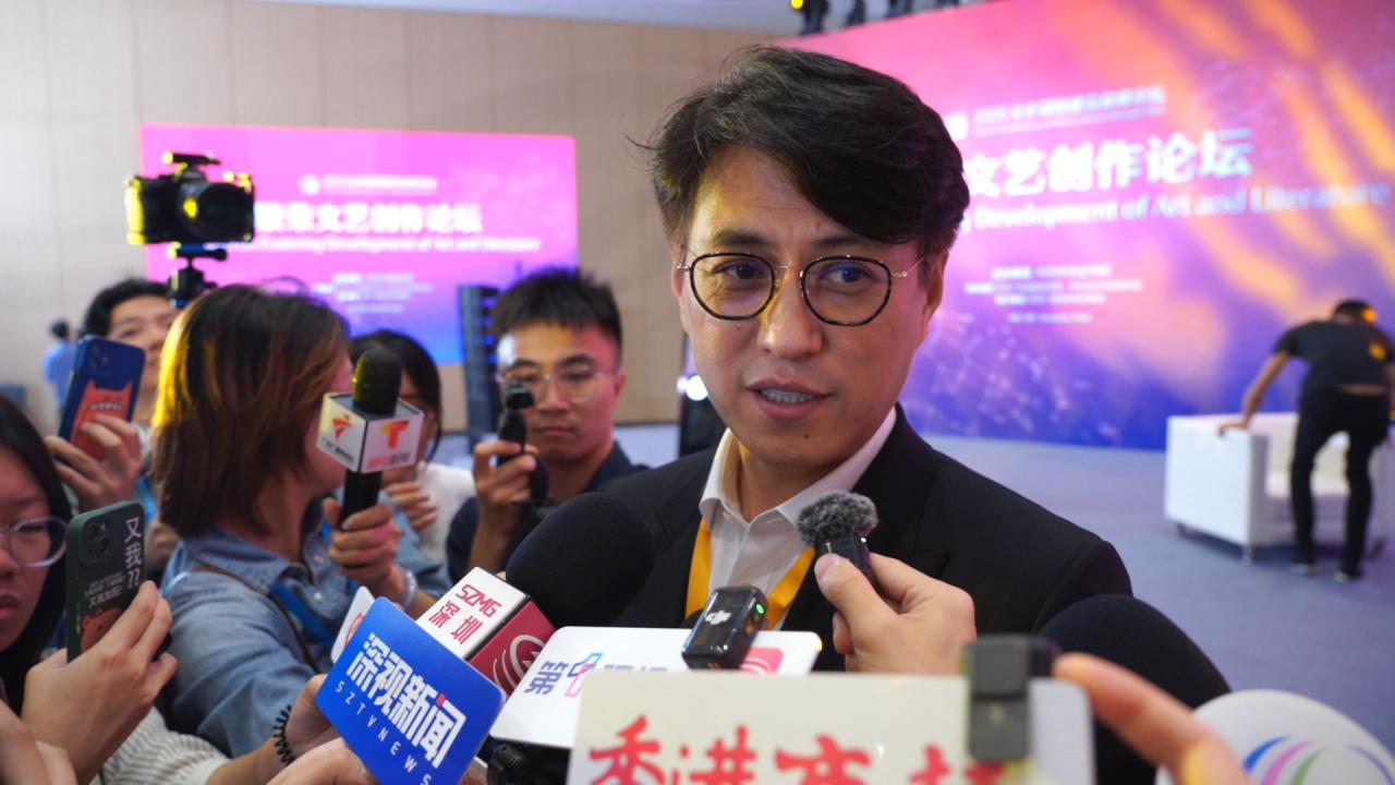 靳东谈如何看待流量为王：好作品也要靠渠道传播出去