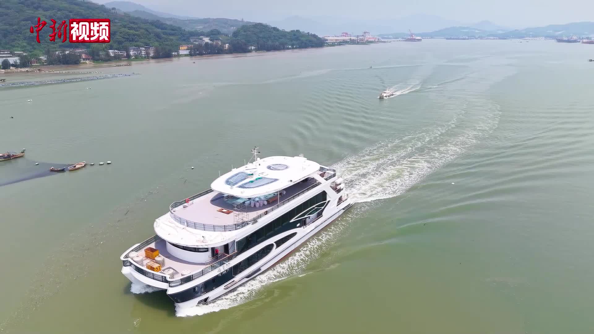 中国首艘纯电海上旅游客船完成试航