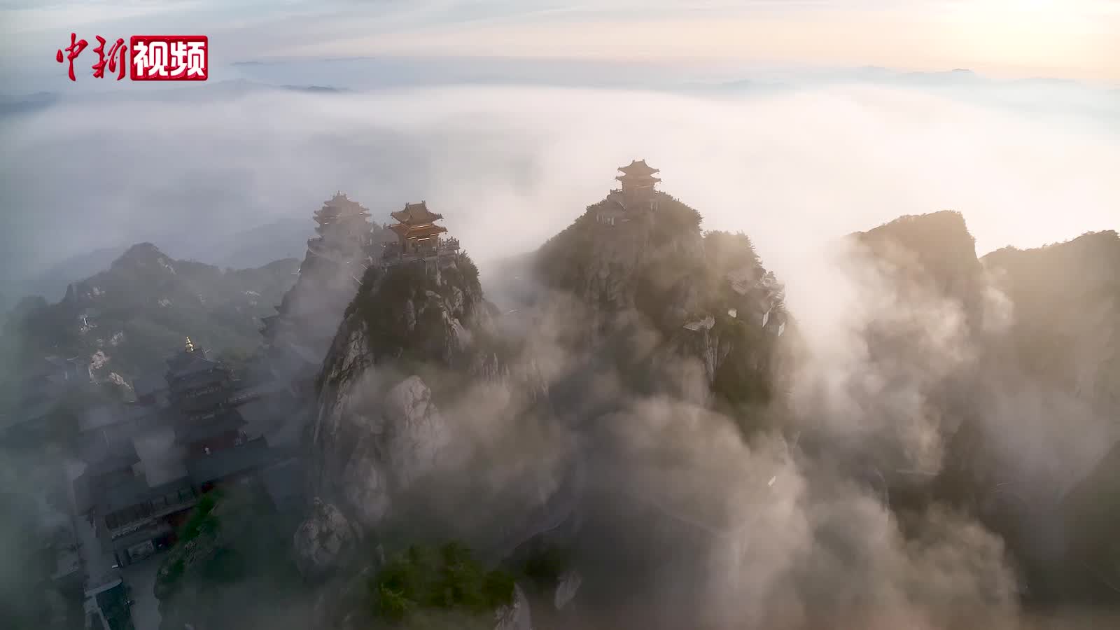 河南洛陽老君山再現(xiàn)壯美云海景觀