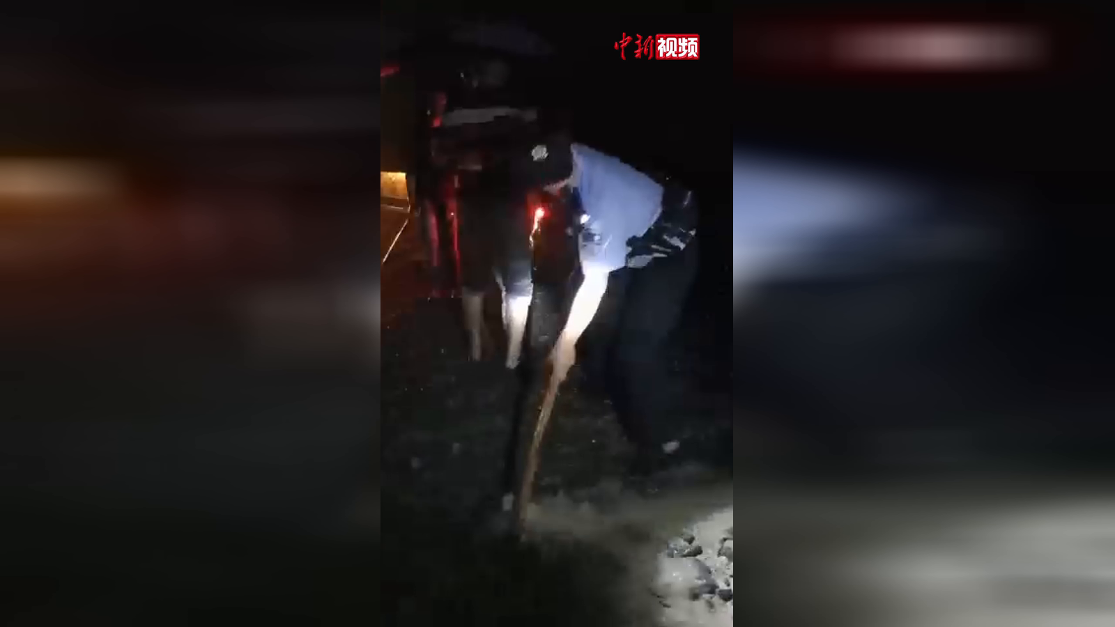 泥石流突襲云南昭通 輔警吶喊預(yù)警守護(hù)36人安全
