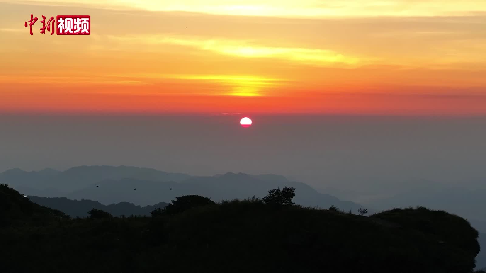 航拍仲夏梵净山：破晓至星夜 邂逅绝美“夏日瞬间”