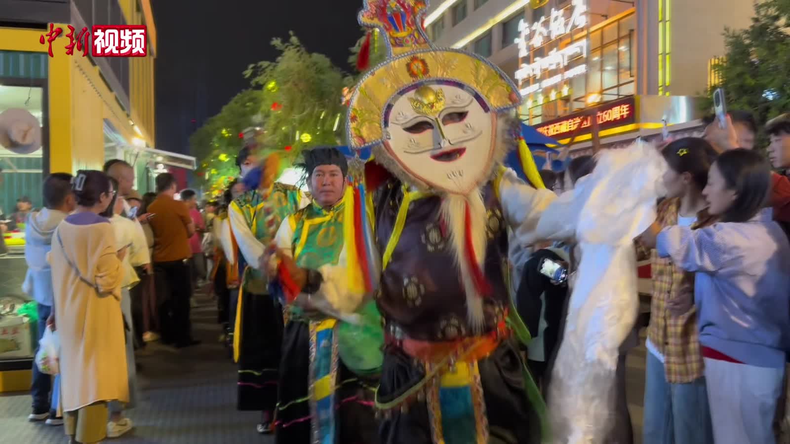 “拉萨不夜城”开街 打造夜间经济新地标