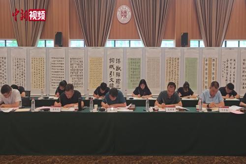 陕师大坚守19载毛笔手写录取通知书