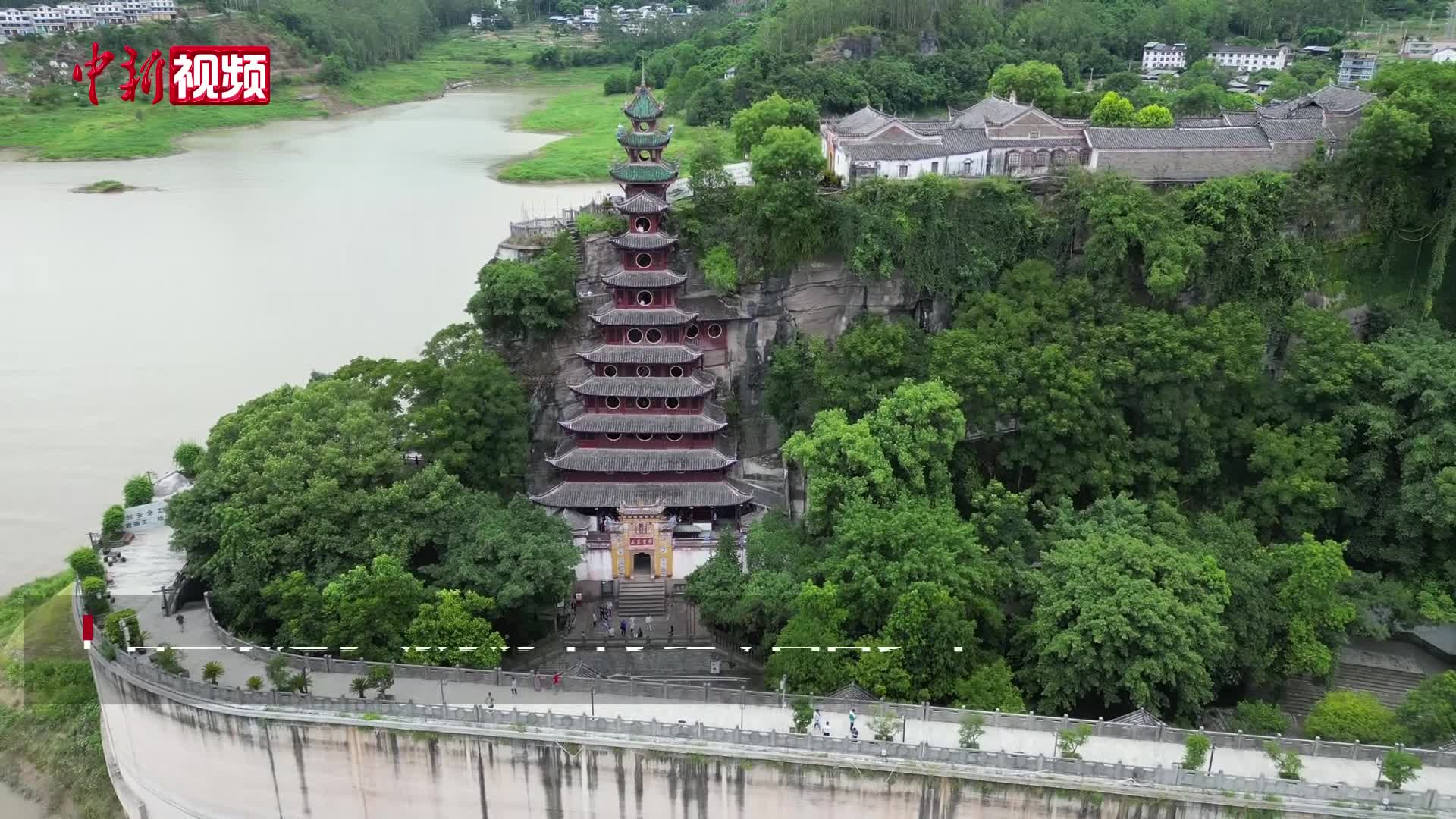 航拍“长江盆景”：重庆忠县石宝寨景色秀美