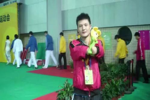 湖南漣源：半臂攤主自強(qiáng)不息 灶臺(tái)煙火照亮人生賽道