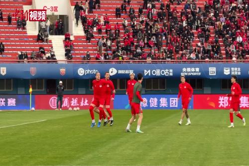 中超联赛落下帷幕 河南队球迷:争取足协杯我们不留遗憾