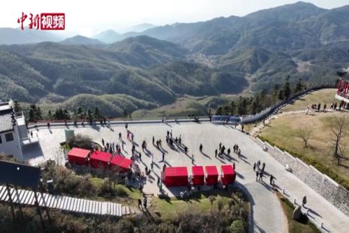 國內最長城市交通觀景索道在江西南昌開通運營