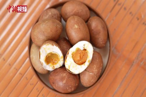 福建沙縣梅子根咸鴨蛋制作技藝：非遺工坊讓鴨蛋變“金蛋”