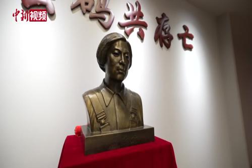 探寻《沉默的荣耀》德英原型：幼儿头部中弹 一家三口携密码本瞬间跳海