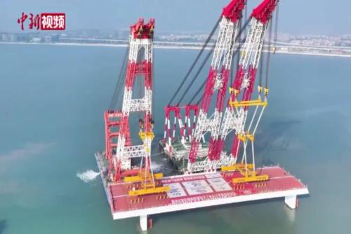 厦金大桥（厦门段）海上首榀钢箱梁吊装成功 单体重达4586吨