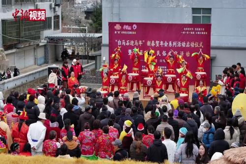 山东泰安：开展“元宝落玉盘 白马迎新年”冬至活动