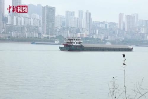元旦长江“黄金水道”运输忙 航道部门护航安全畅通
