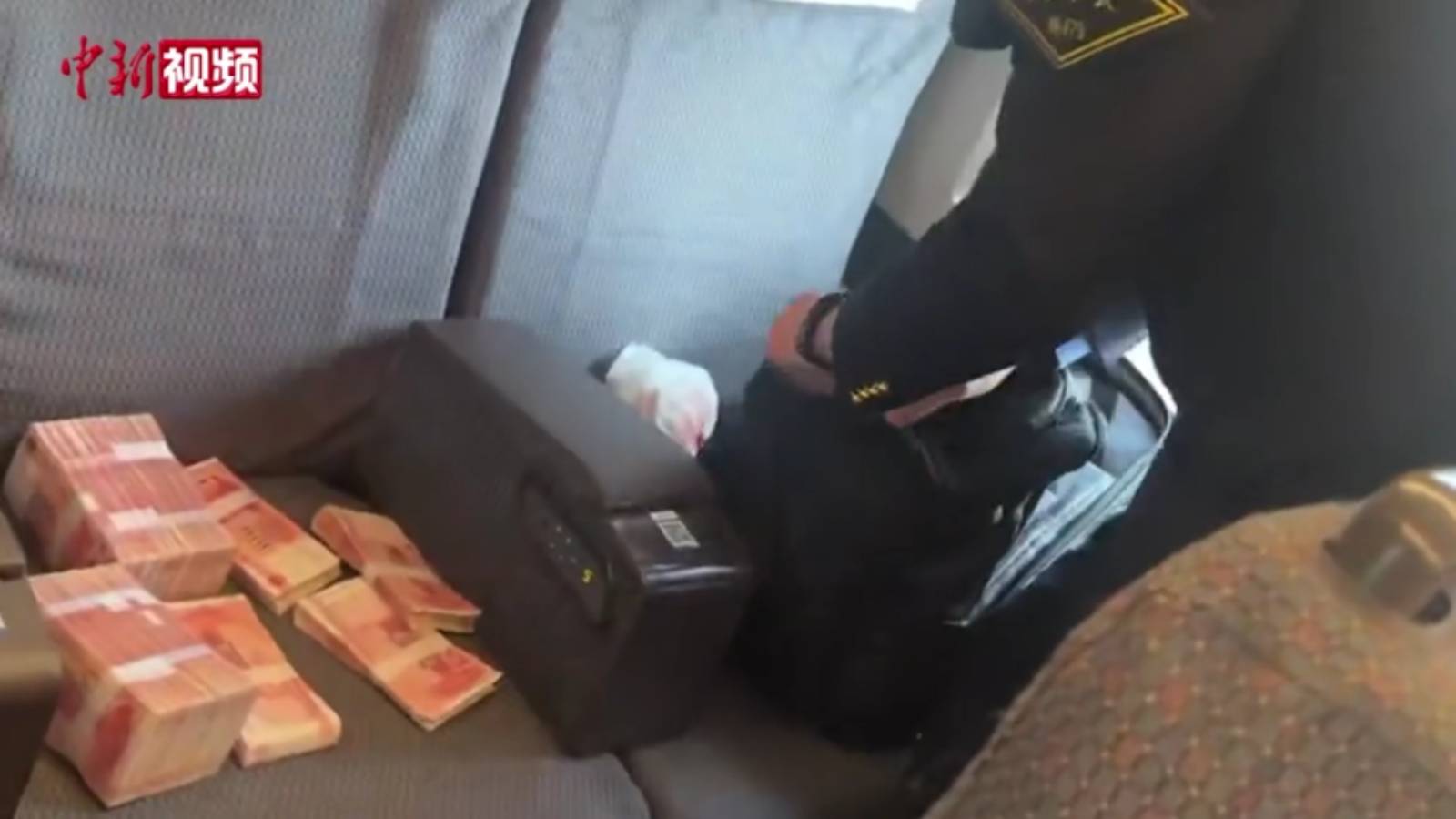 旅客在春運(yùn)列車遺失24萬元現(xiàn)金 乘警尋回完璧歸趙