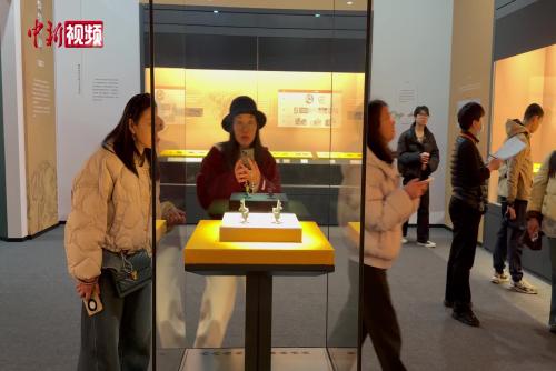 鄂爾多斯青銅文物首次亮相重慶 民眾近距離了解“馬背上的游牧文化”