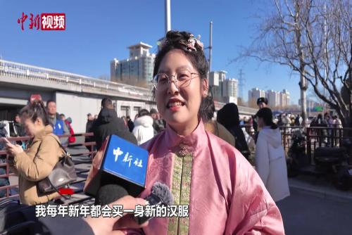 探訪大年初一北京雍和宮 游客：兩點(diǎn)落地 五點(diǎn)起床 特別開心