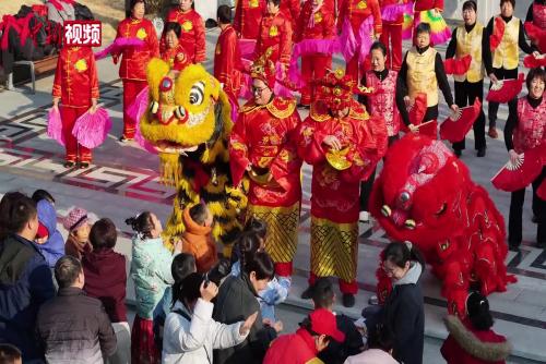【新春紀(jì)事】山東泰安：紅紅火火過大年 社火巡游嗨翻天