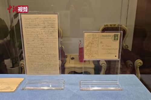 天津：牛頓、愛因斯坦手稿特展吸引參觀者