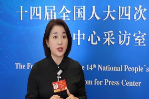 蔡浙飞代表：“小百花”赴台演出年轻观众超六成