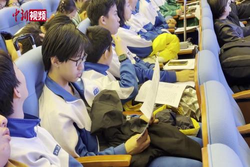 “80后”院士劉若川：AI能夠幫助人們跨越技術(shù)門檻 領(lǐng)略數(shù)學(xué)的美