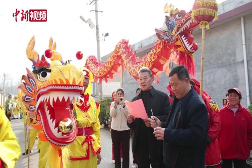 山东泰安：“三节”巧遇 民俗巡游祈丰年
