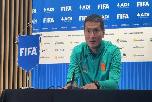 國(guó)足主帥邵佳一談戰(zhàn)勝庫(kù)拉索隊(duì)：這條路還很長(zhǎng)，我們剛剛起步