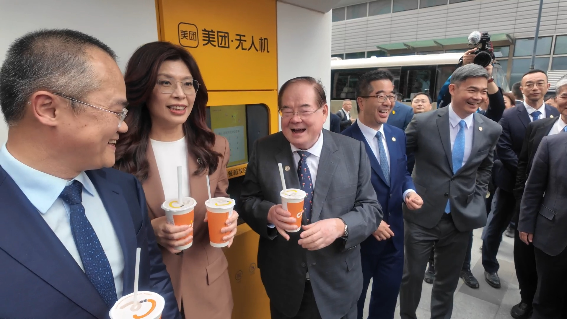 现场直击郑丽文上海参访 感受两岸交流带来蓬勃生机