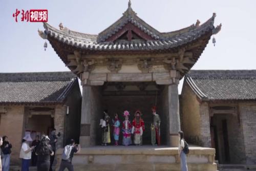 中國現(xiàn)存最早古戲臺：843年前，工匠把名字刻在石頭上