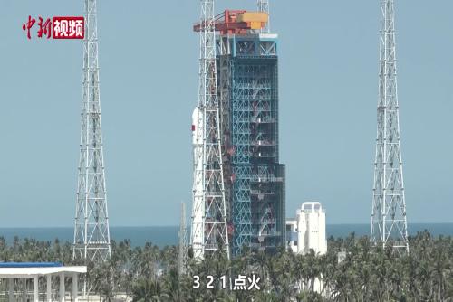 外国游客海南文昌“追箭”：现场远比想象的震撼得多