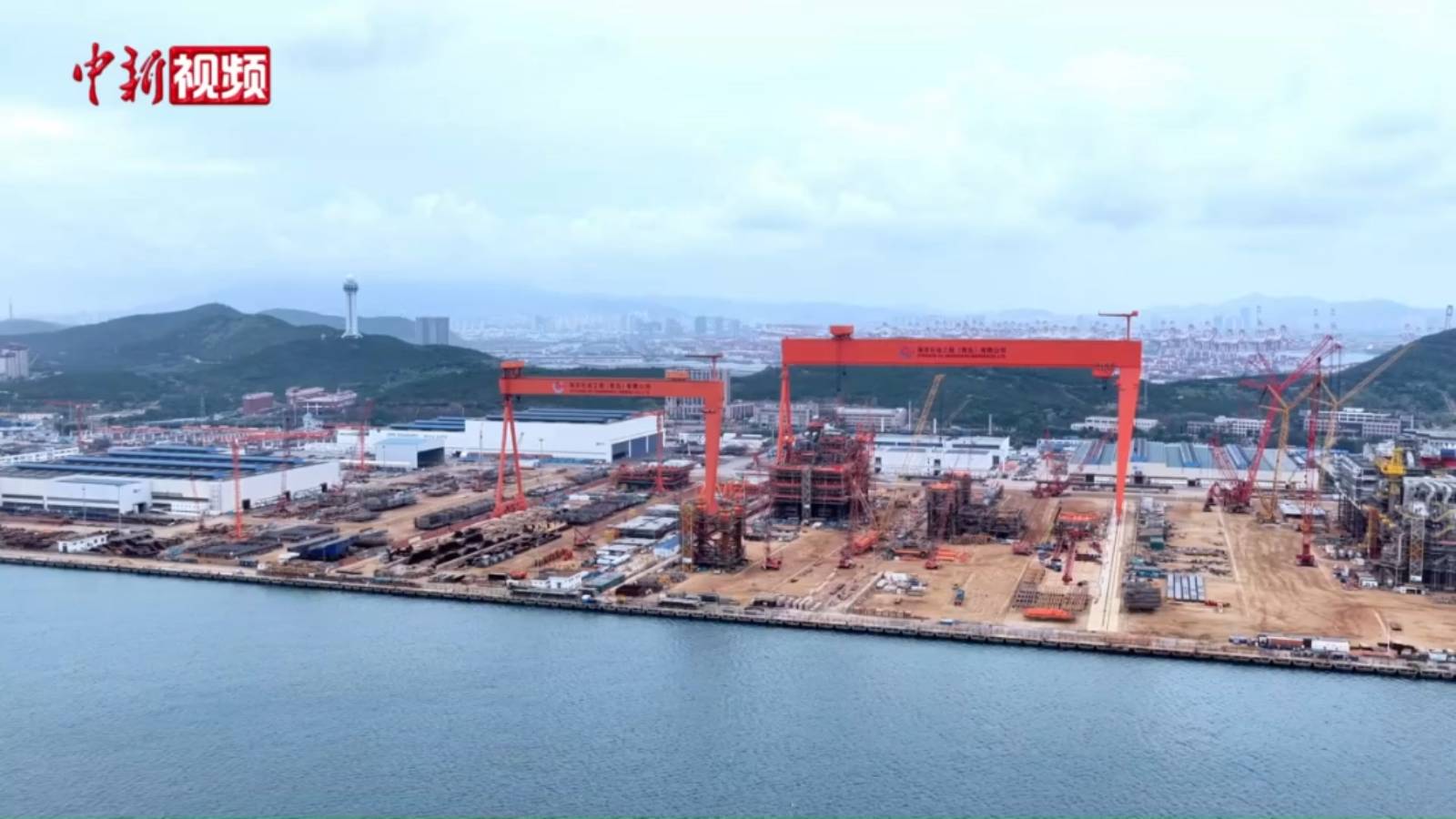 中国首个海上注碳增气平台主体建造完工